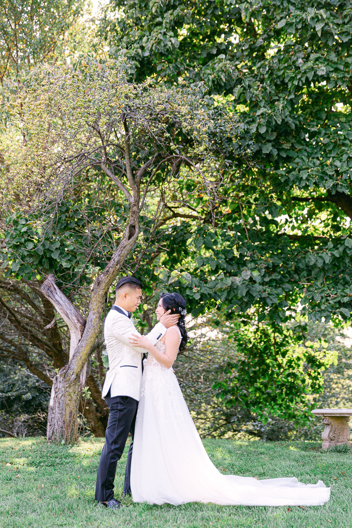Outdoor first look wedding photos at Brooklyn Botanical Gardens