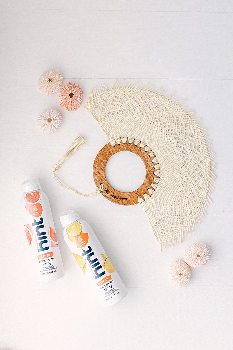 PERSONALIZED FAN WITH SUNSCREEN SPRAY AND SEA SHELLS
